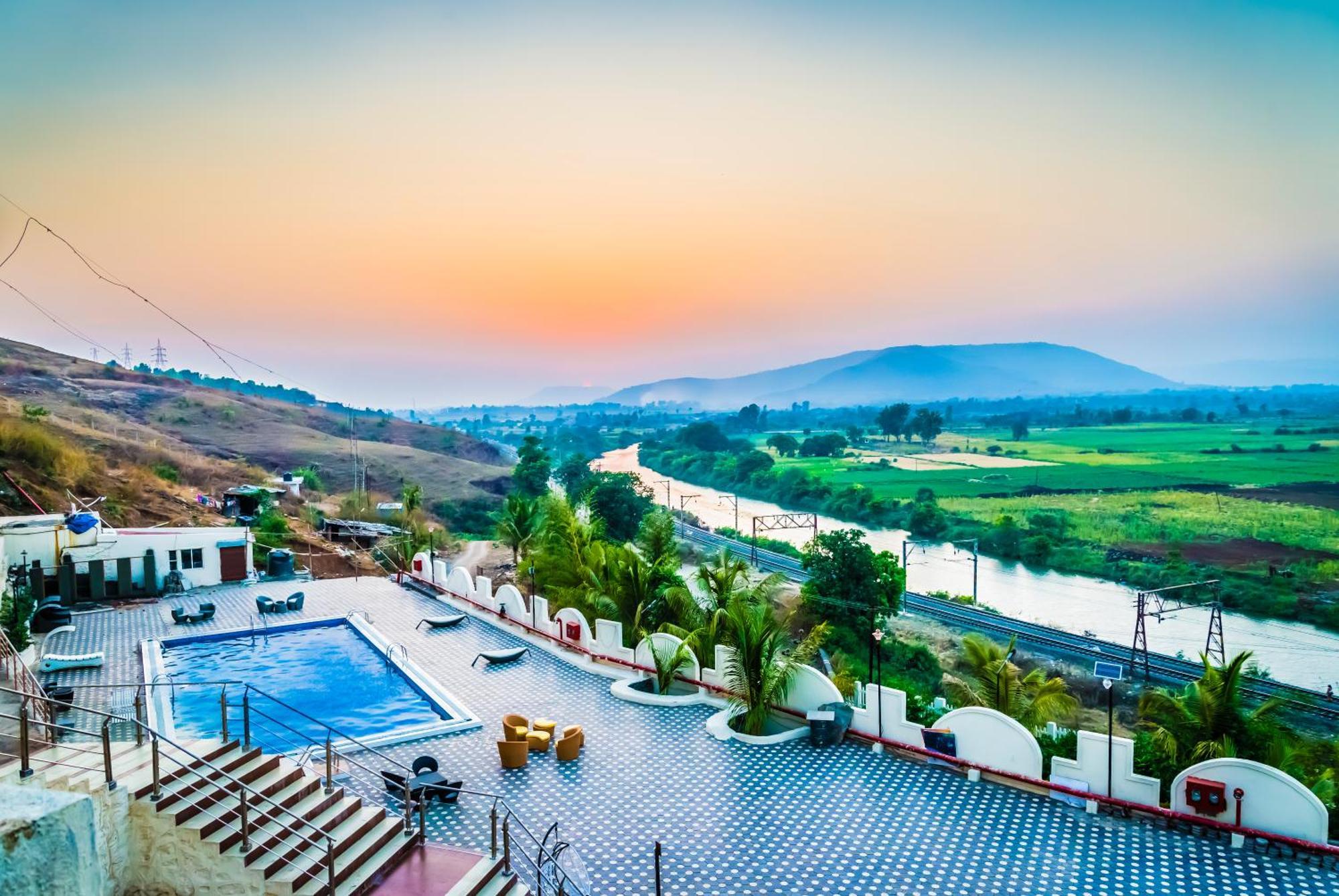 Ratnaa Resort Khamshet Eksteriør bilde